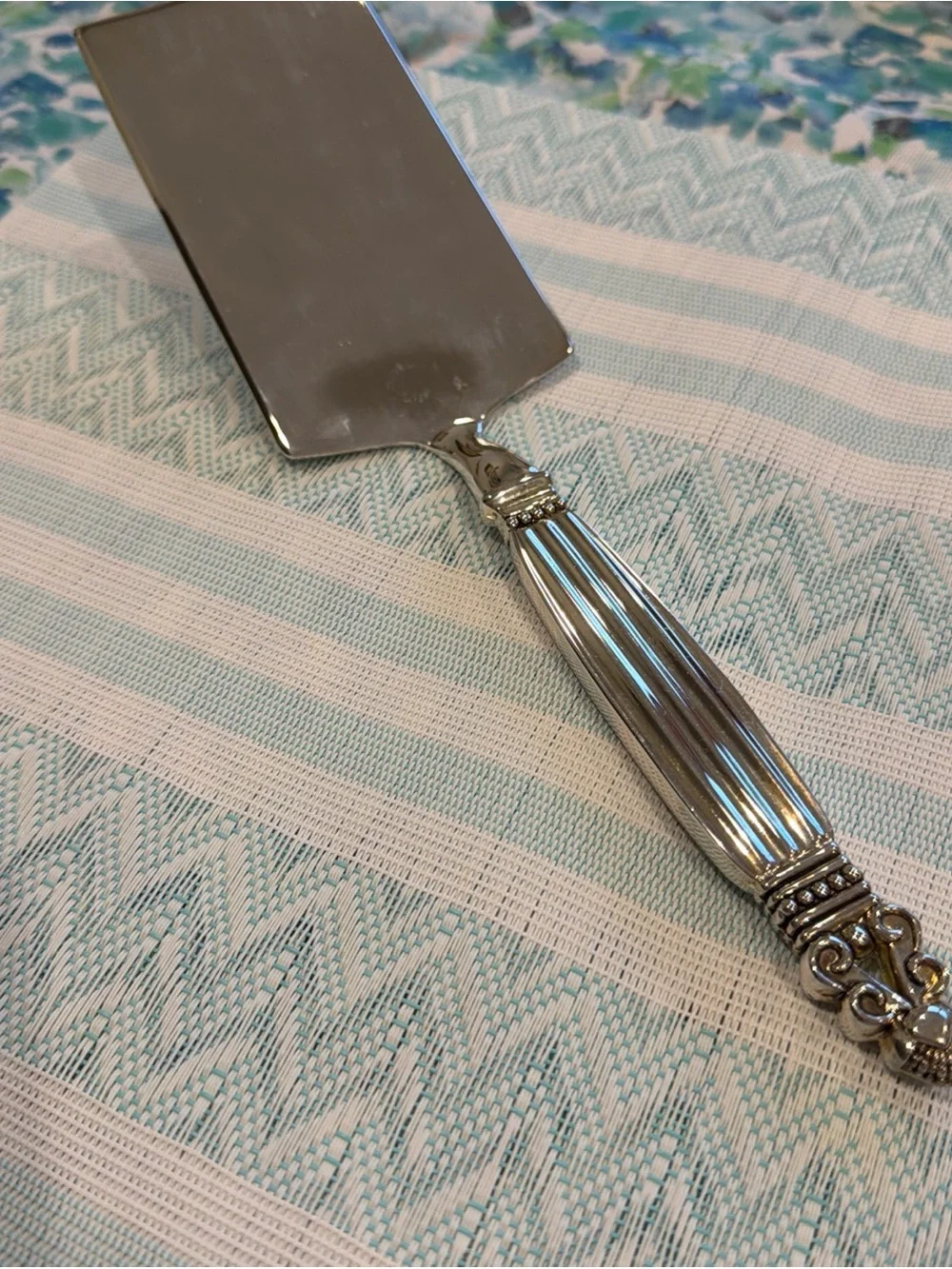 Silver-plate Decorative Cake / lasagna Server - Elegant Handle Godinger